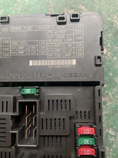 Nissan 284B7ET03A Genuine Control Unit-Ipdm Engine Room T31