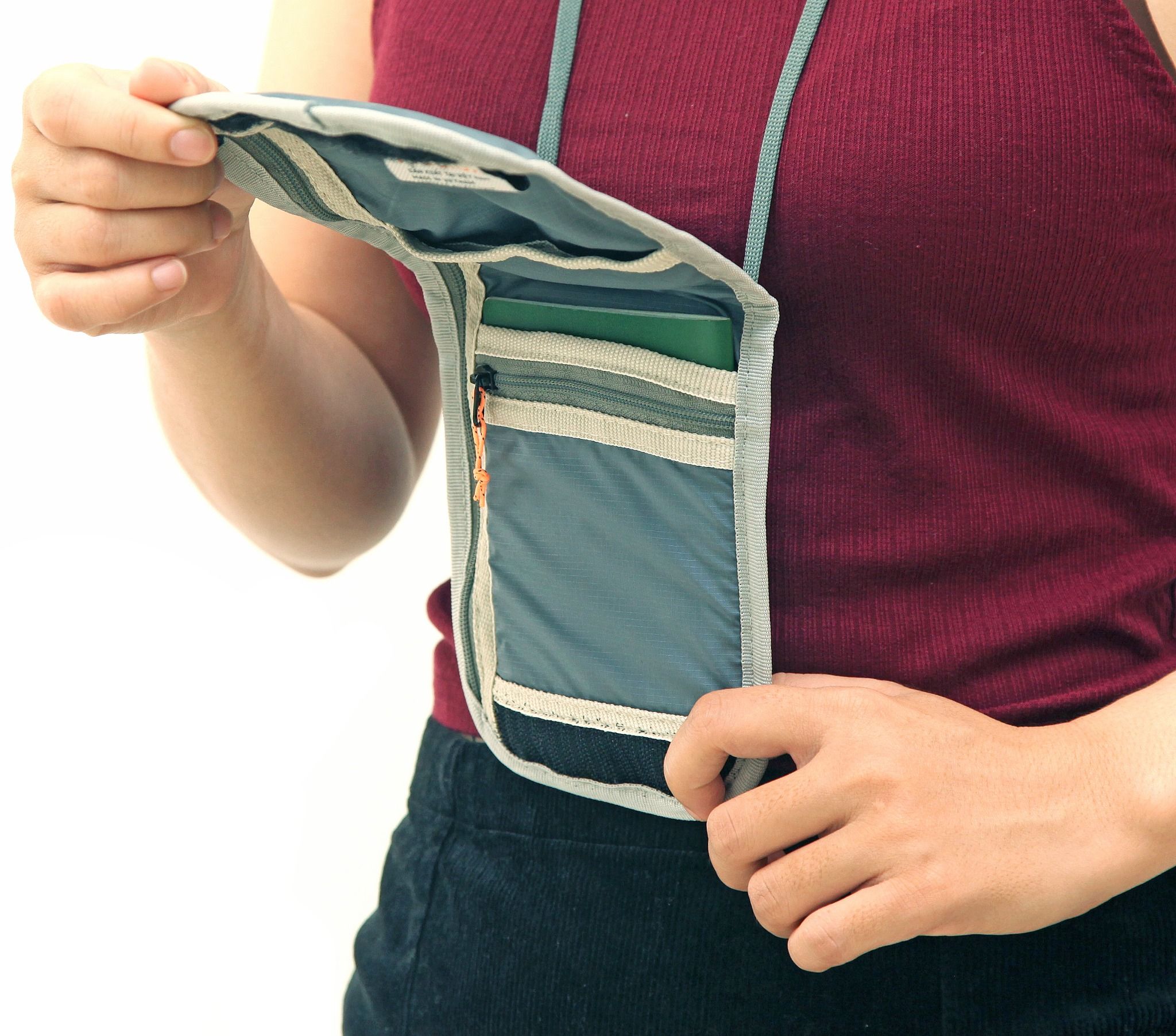  Travel neck pouch 