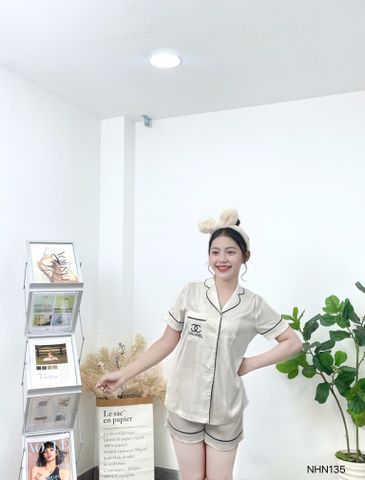 Đồ Bộ Mặc Nhà NhiStore Pyjama Ngắn Thời Trang Nữ Giá Rẻ Áo Cài Nút Tay Ngắn Sale Quần Đùi Lưng Thun Co Dãn Dễ Mặc 50kg