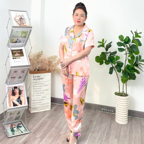 Bộ lụa Pijama NHISTORE Bộ Quần Dài Tay Ngăn Lụa Satin In Chú Tuần Lộc Noel Dễ Thương 45-65kg