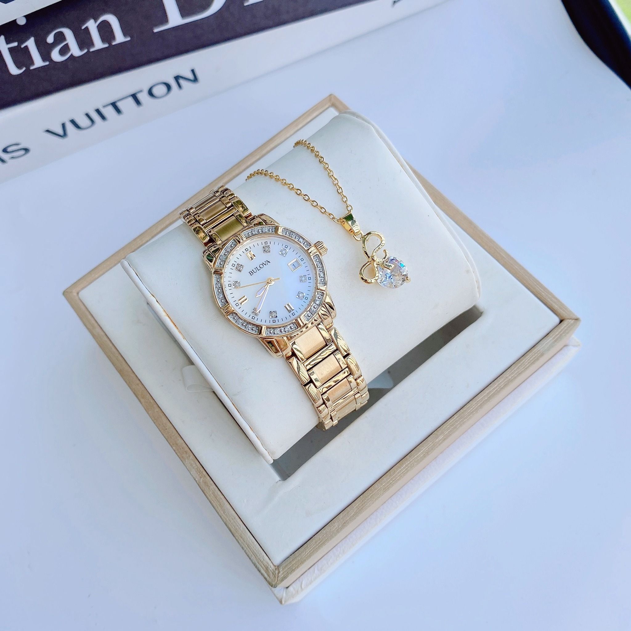  Đồng hồ Nữ Bulova Women's  98R135 Diamond Size 28mm 