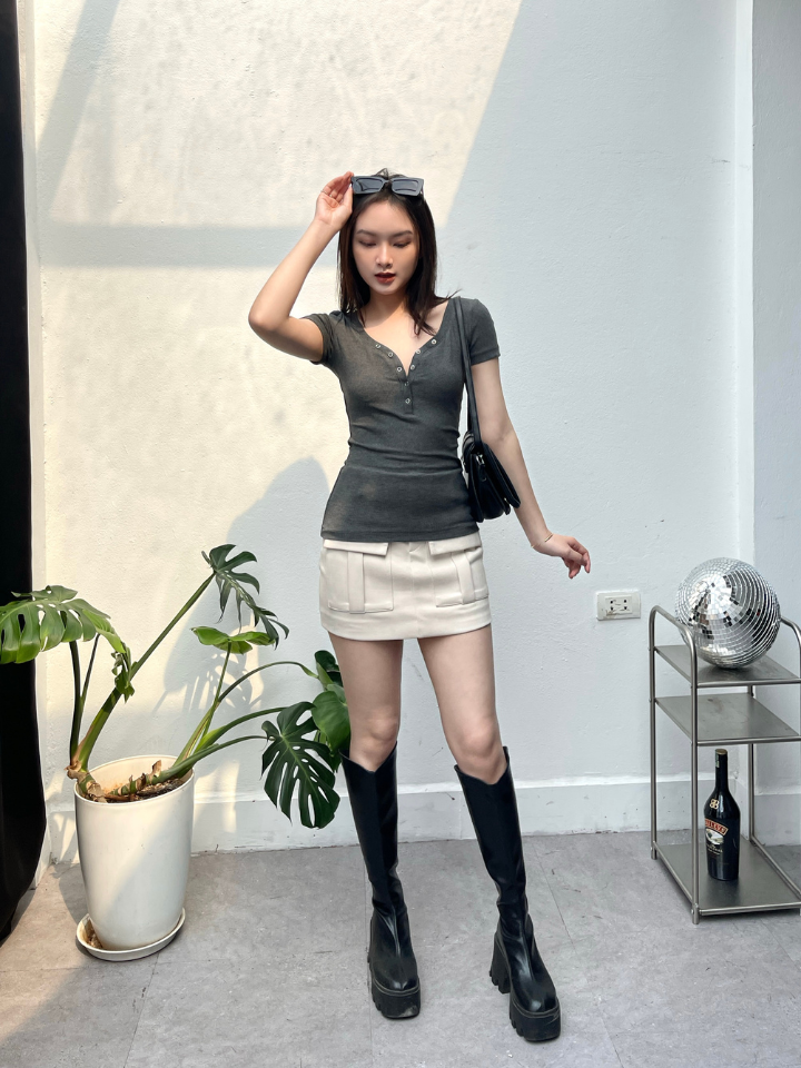 Áo ôm body nữ Jolie Top CT004 ngắn tay, cổ tim có cúc bấm, chất thun gân co giãn, thoáng mát - Uni By Heart