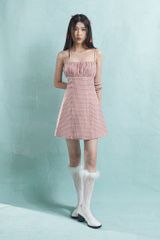 Váy hai dây dáng ngắn Alice Dress VK001 họa tiết caro, thiết kế hở lưng trẻ trung hiện đại - Uni By Heart