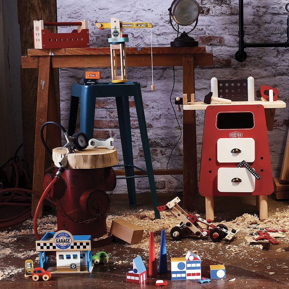 Reversible tool box