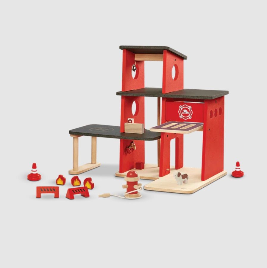 Trạm cứu hỏa bằng gỗ với các phụ kiện