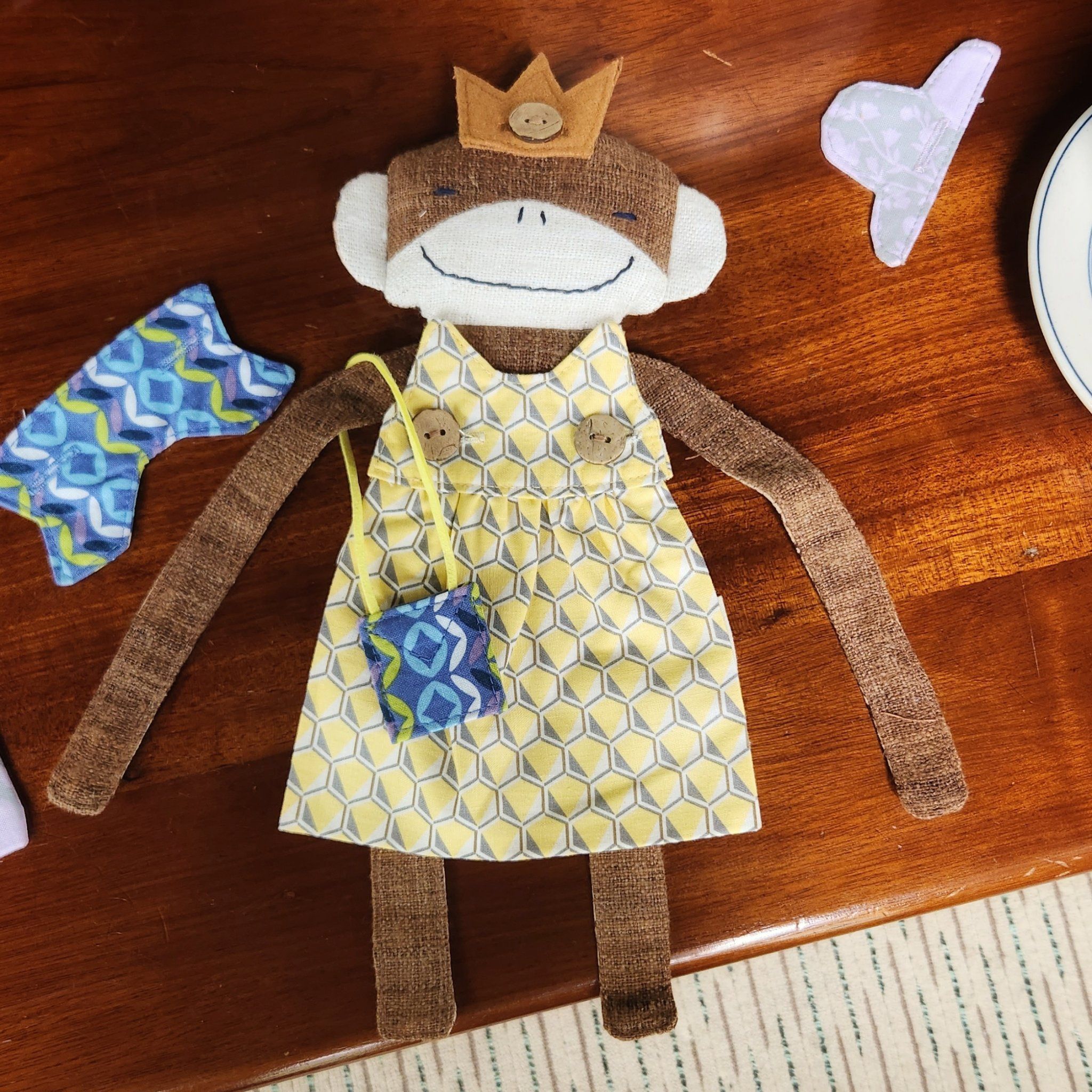 Dress-up doll bag
