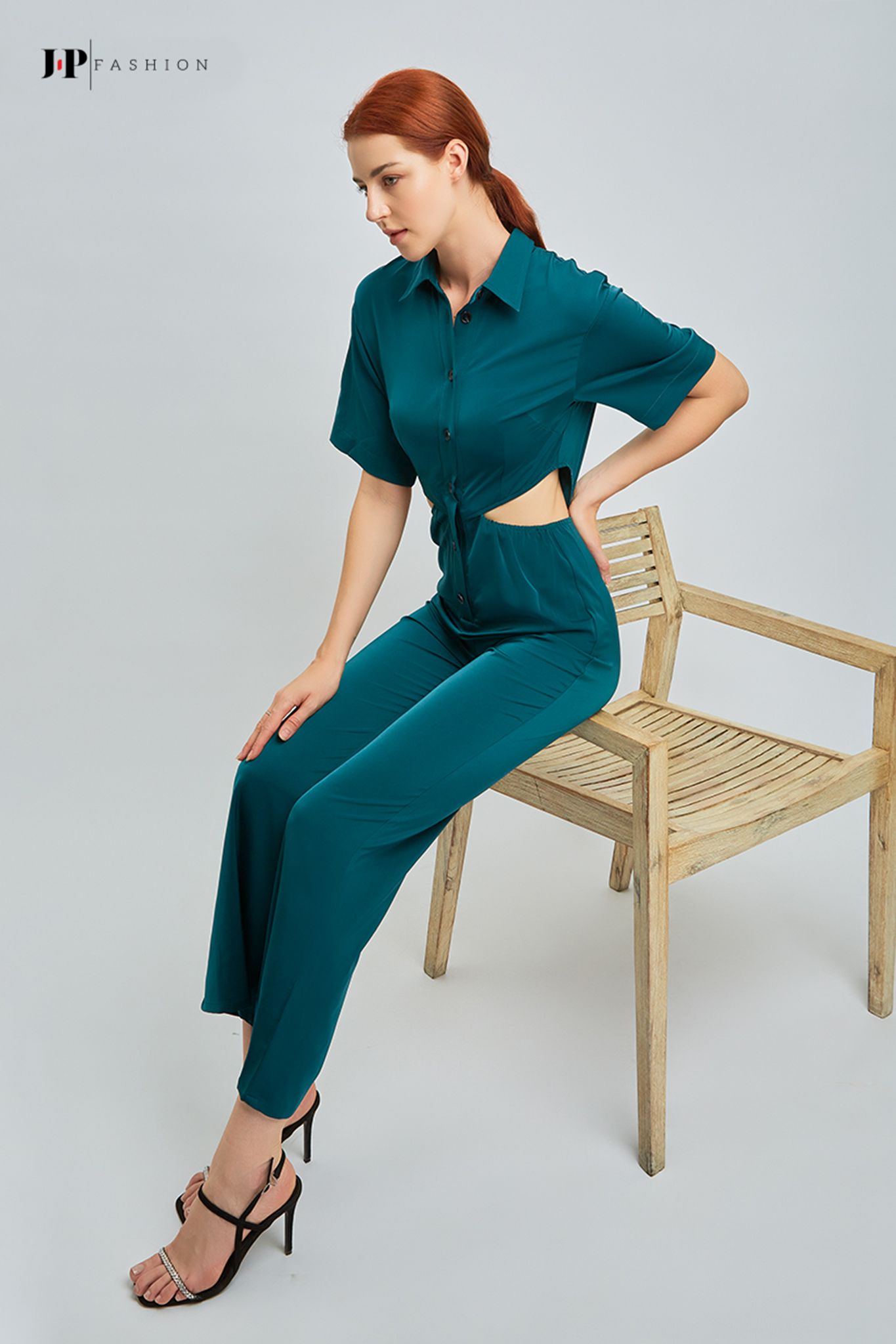  Jumpsuit dài ngắn tay 