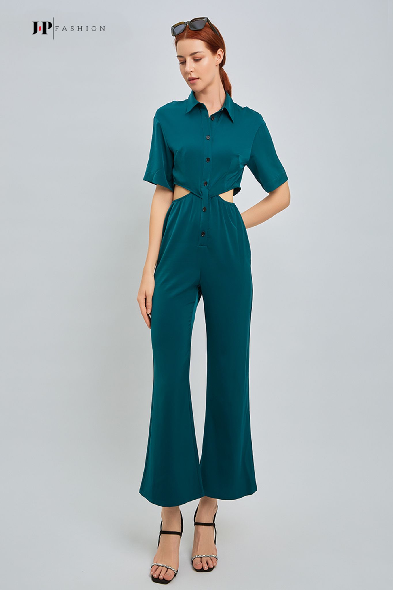  Jumpsuit dài ngắn tay 