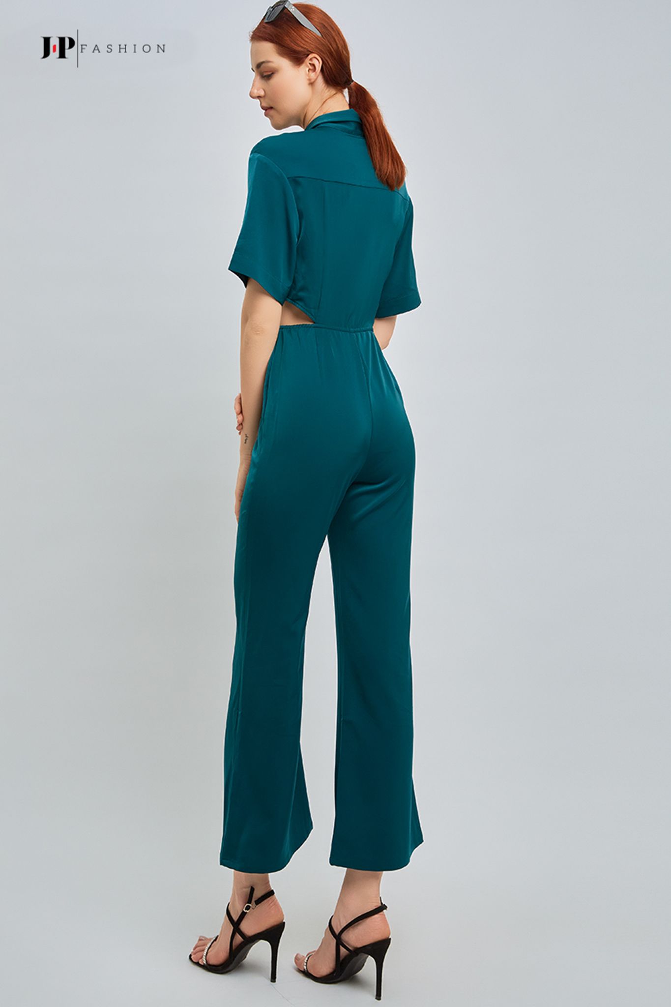  Jumpsuit dài ngắn tay 