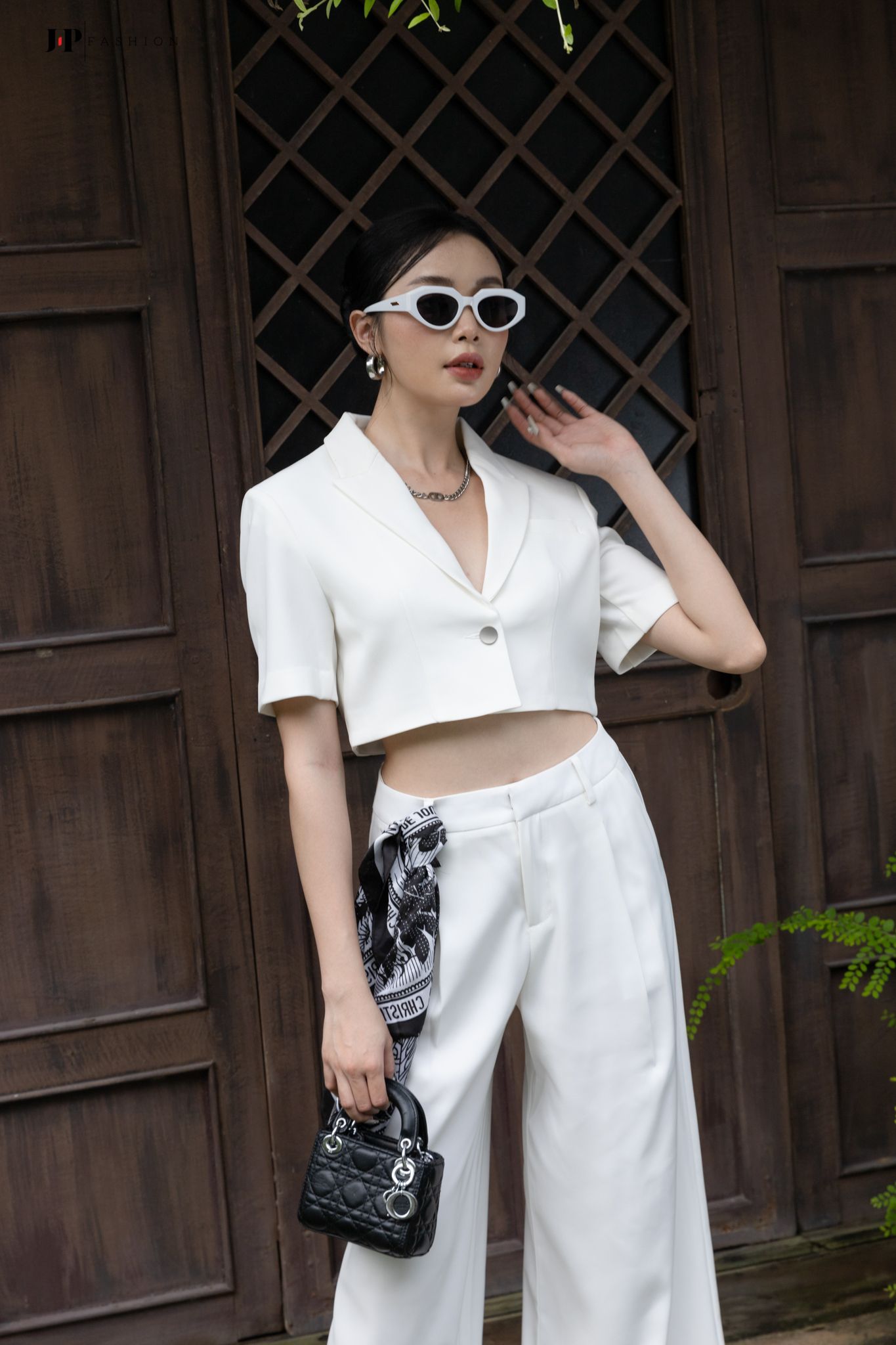  Khoác vest croptop ngắn tay 