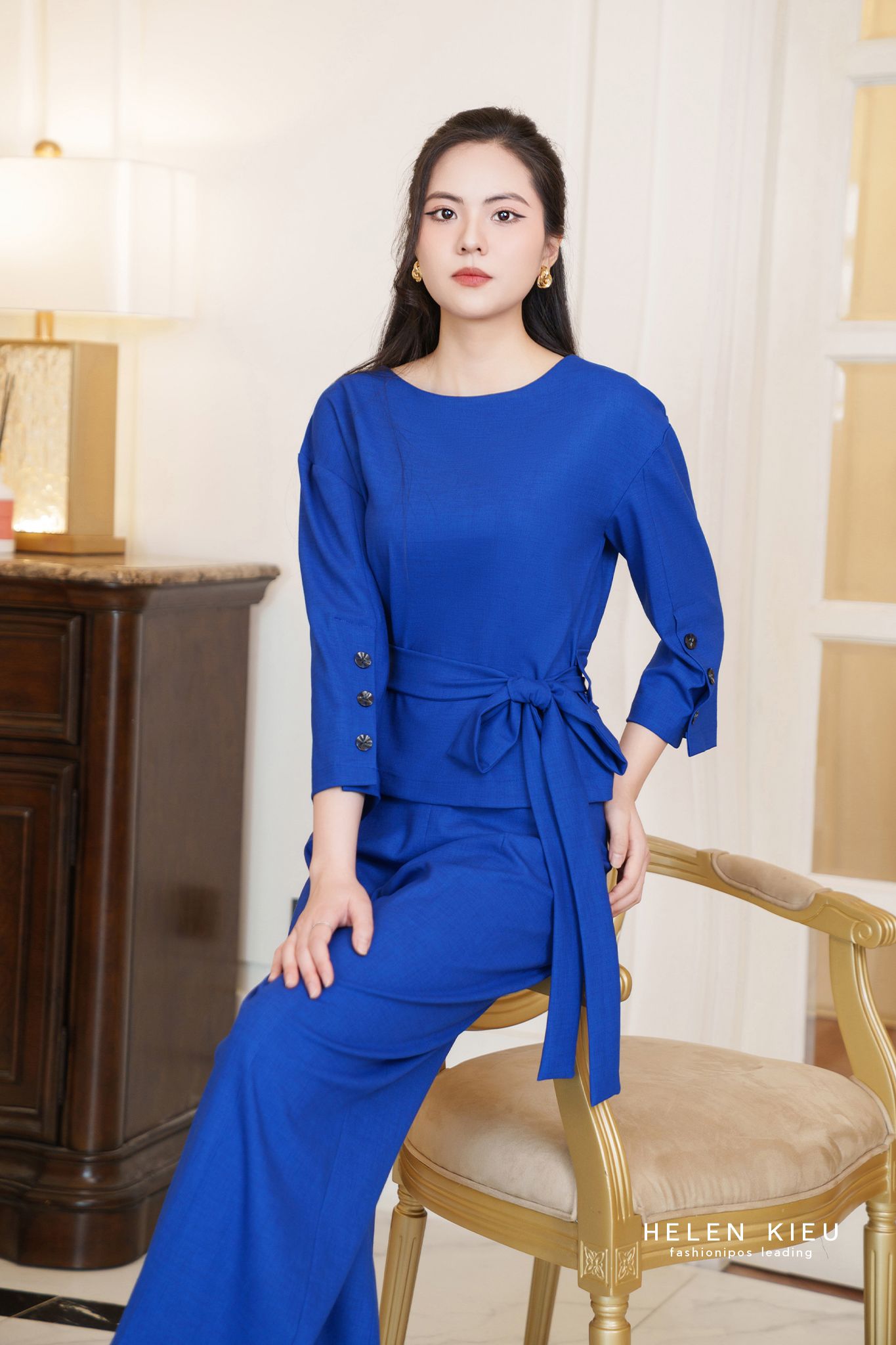  Set áo croptop cổ thuyền và quần âu 