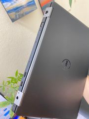 Dell Latitude E 5570   Core i7  6820HQ   - 8Gb -SSD 256 - 15,6