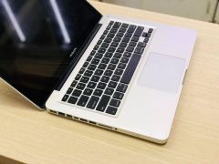 MacBook Pro 13 inch - MD 101