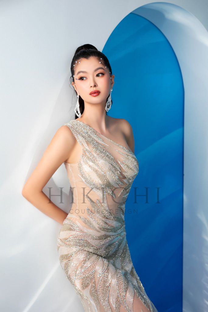 ĐẦM BODY SEQUIN ĐÁ PHA LÊ CƯỜM SILVER XẺ TÀ