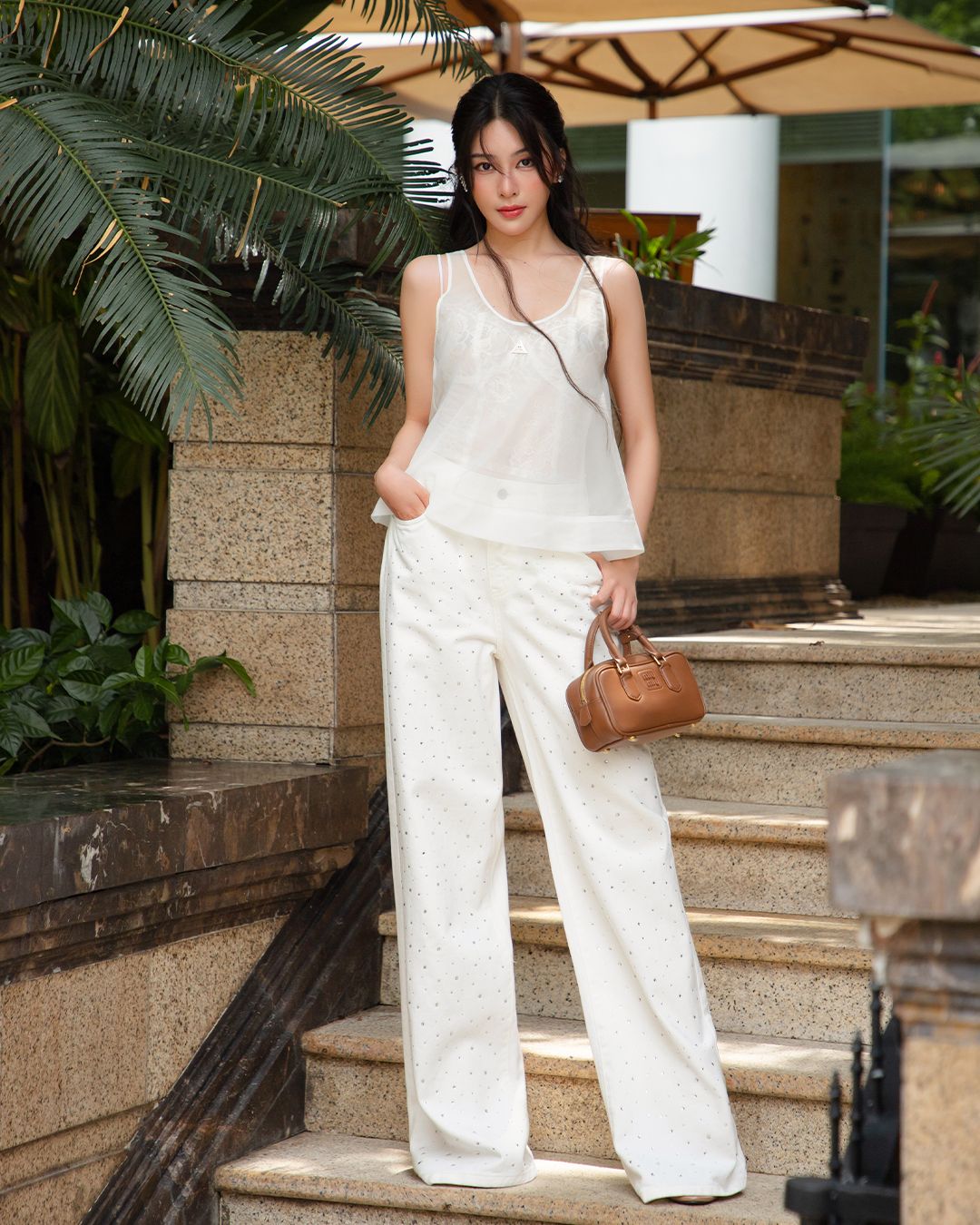 QUẦN JEAN ỐNG SUÔNG ĐÍNH ĐÁ THỜI TRANG K CLOSET Q2007