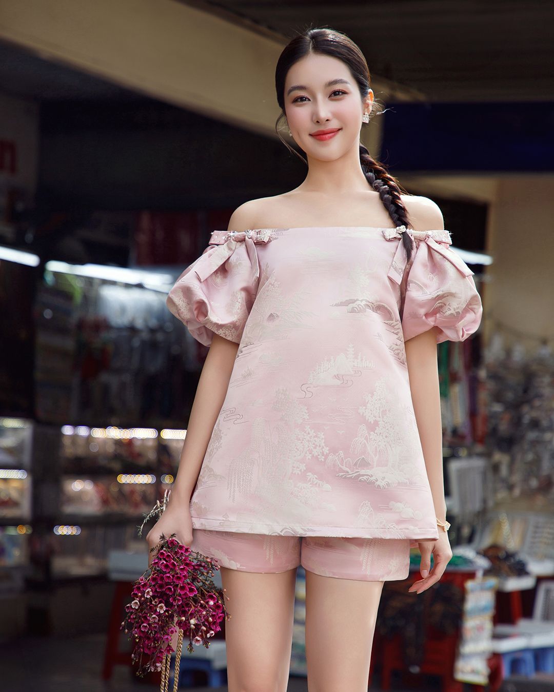 SET ÁO TRỄ VAI TAY PHỒNG ĐÍNH NƠ - QUẦN SHORT K CLOSET S2028