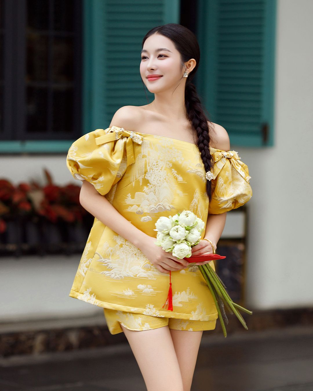 SET ÁO TRỄ VAI TAY PHỒNG ĐÍNH NƠ - QUẦN SHORT K CLOSET S2028