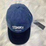 Nón Cap Tommy Hilfiger Xanh Jean, Thêu Chữ "TOMMY" Trắng To, Kèm Logo Nhỏ 