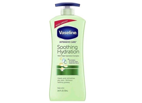 Sữa Dưỡng Thể Vaseline Intensive Care Soothing Hydration 725ml Màu Xanh Lá