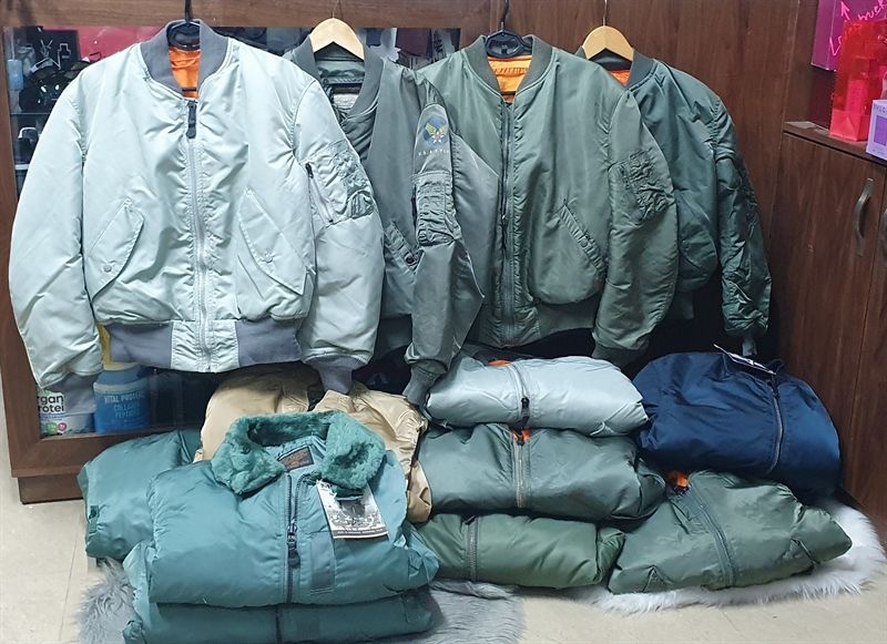 Áo Khoác ALP Xưa MADE IN USA Màu Xanh Navy Medium Đời 90s