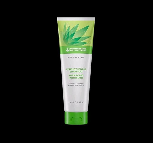 Dầu gội Herbal Aloe Strengthening Shampoo