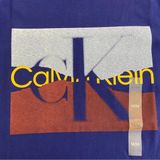  Áo Thun Calvin Klein Hoạ Tiết 