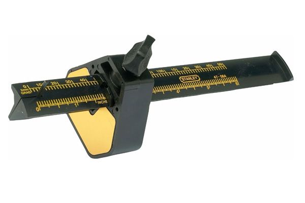 Thước đánh dấu vạch mực 150mm Stanley 47-064