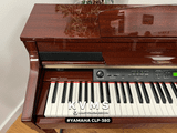  Piano digital Yamaha CLP 380 