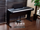  Piano digital YAMAHA DGX 670 