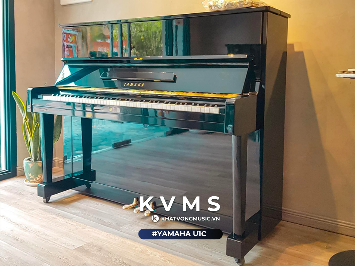  Piano Upright YAMAHA U1C 