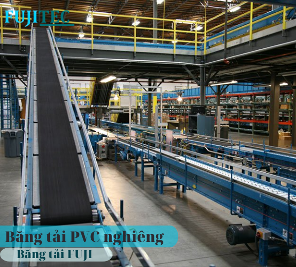  Băng tải PVC nghiêng 