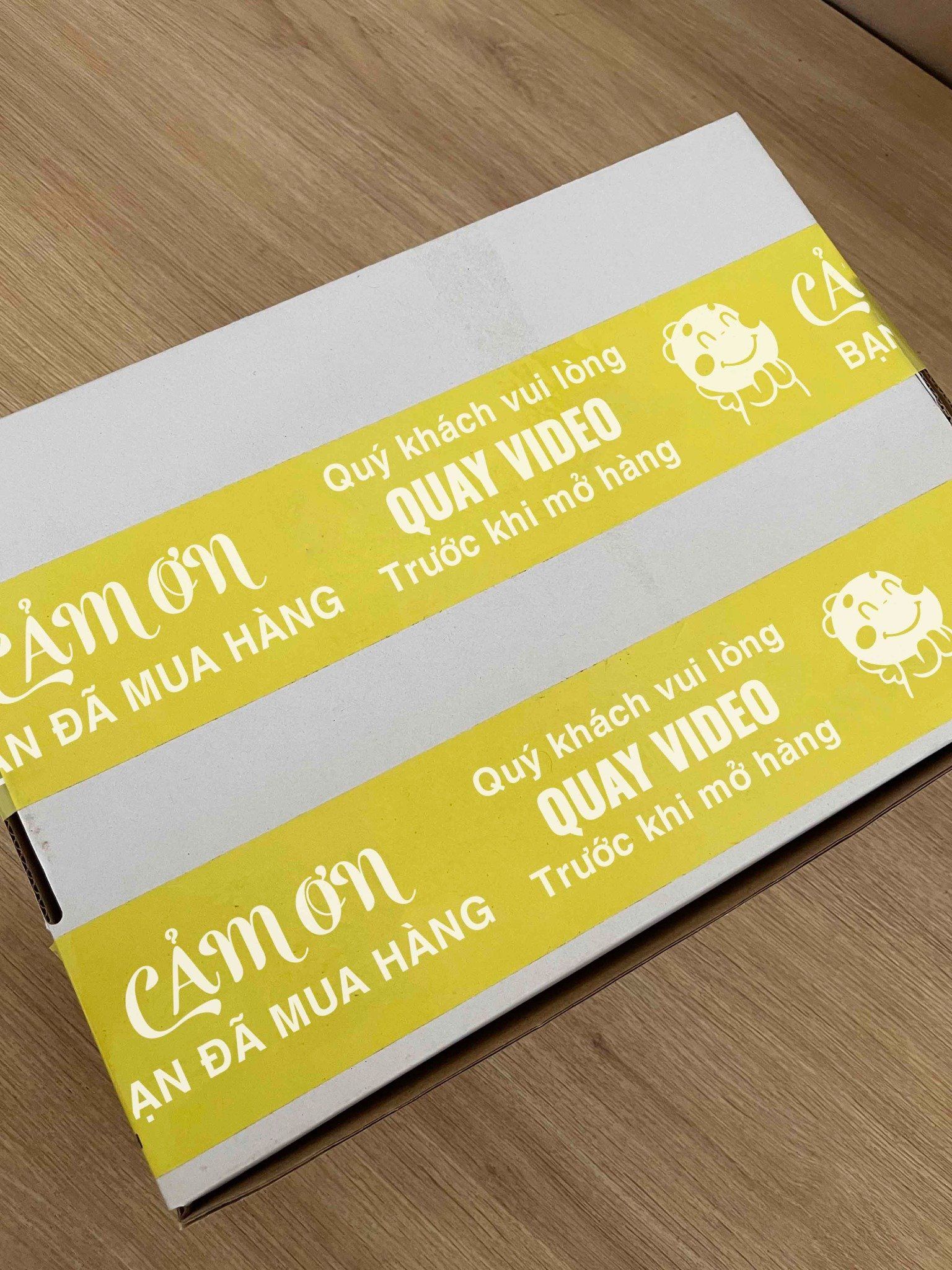 Băng Keo In Mẫu in sẵn Quay VIDEO Trước Khi Mở Hàng Màu Vàng & Trắng Sữa 48mmx72m