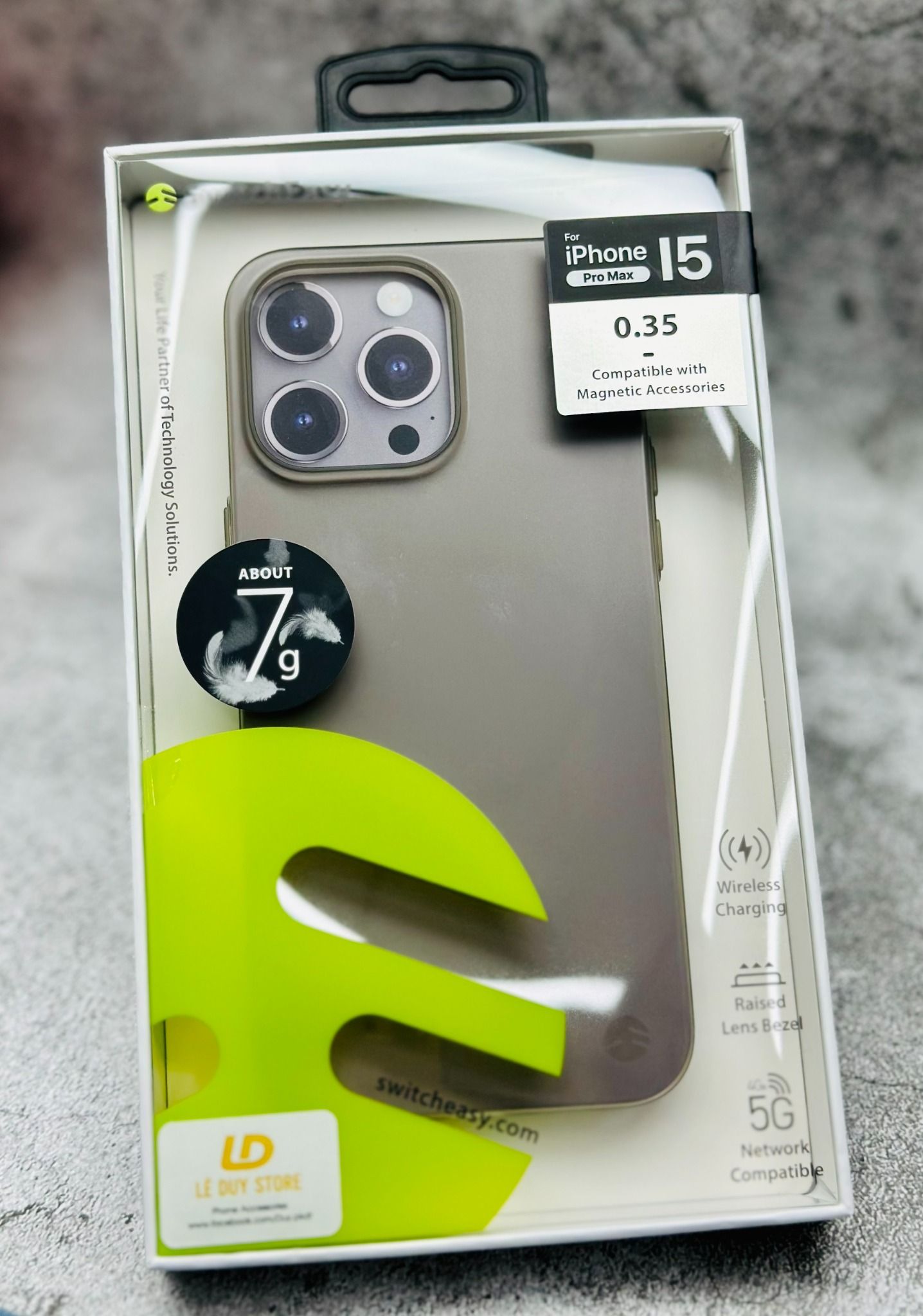 Ốp lưng iPhone 15 Pro Max Switcheasy Ultra Slim siêu mỏng 0.35mm