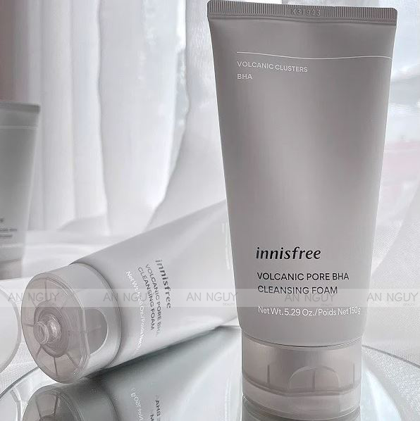 Sữa Rửa Mặt Innisfree Volcanic Pore BHA Cleansing Foam Tro Núi Lửa & BHA Kiểm Soát Nhờn 150g