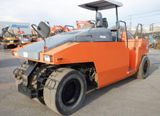  Xe lu bánh lốp HITACHI RT205 