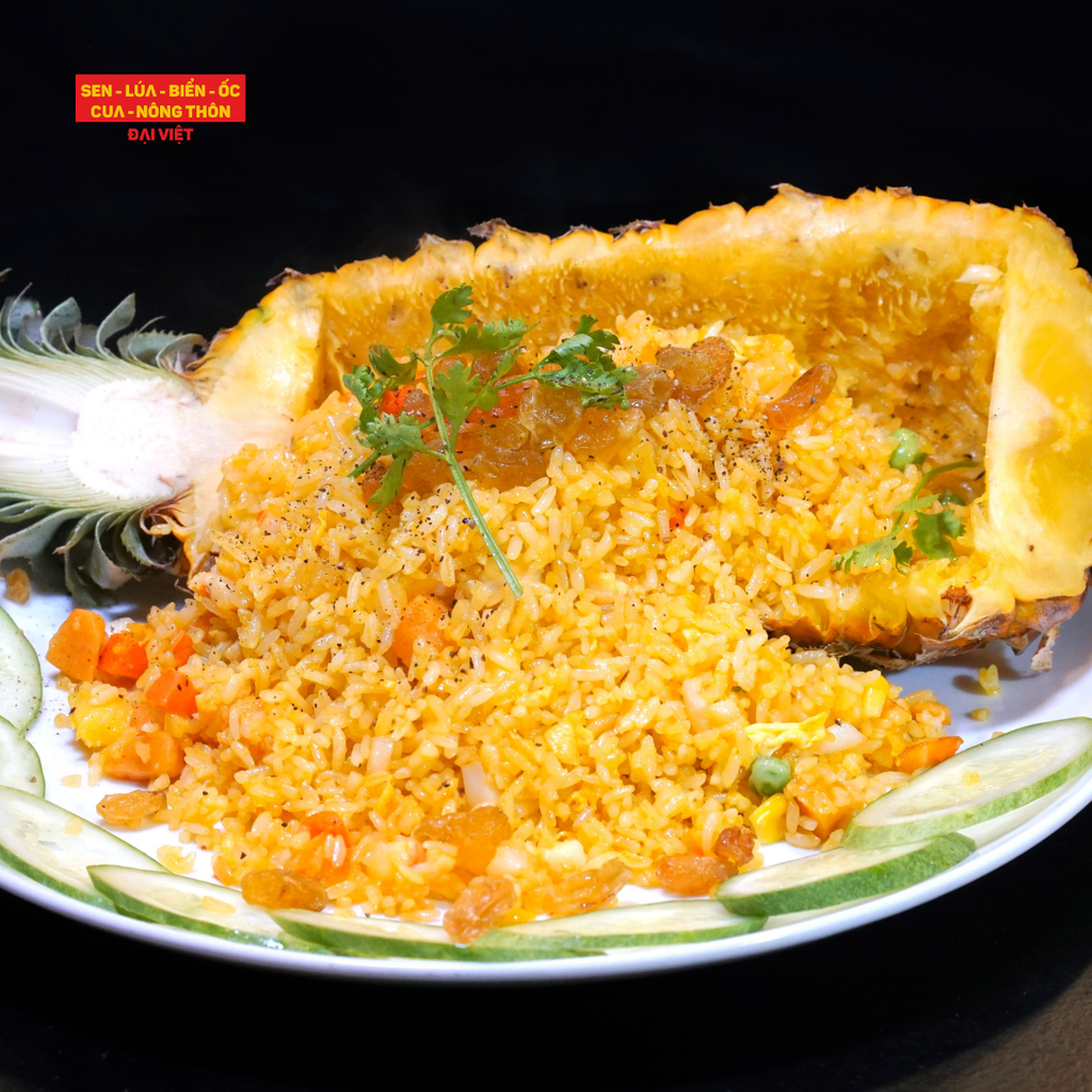  Fried Rice With Shrimp & Porkin Pineapple - Cơm Chiên Trái Thơm 
