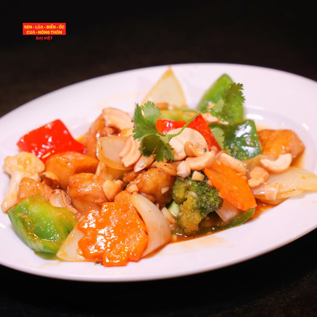 Stir-fried Chicken With Cashew Nuts - Gà Xào Hạt Điều