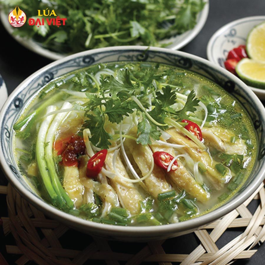  Vietnamese Noodle Soup With Chicken - Phở Gà 