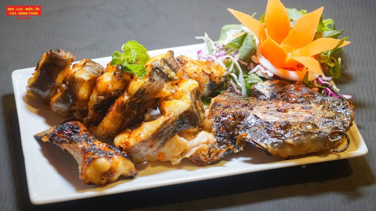 Grilled Bagridae Fish With Salt & Chilli - Cá Lăng Nướng Muối Ớt (Giá tính theo 1 con 1 kg)