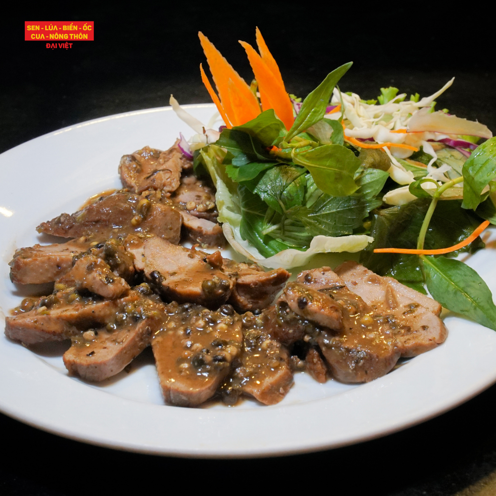  Caramelized Duck In Clay Pot, Served With Steamed Rice - Vịt Sốt Tiêu 