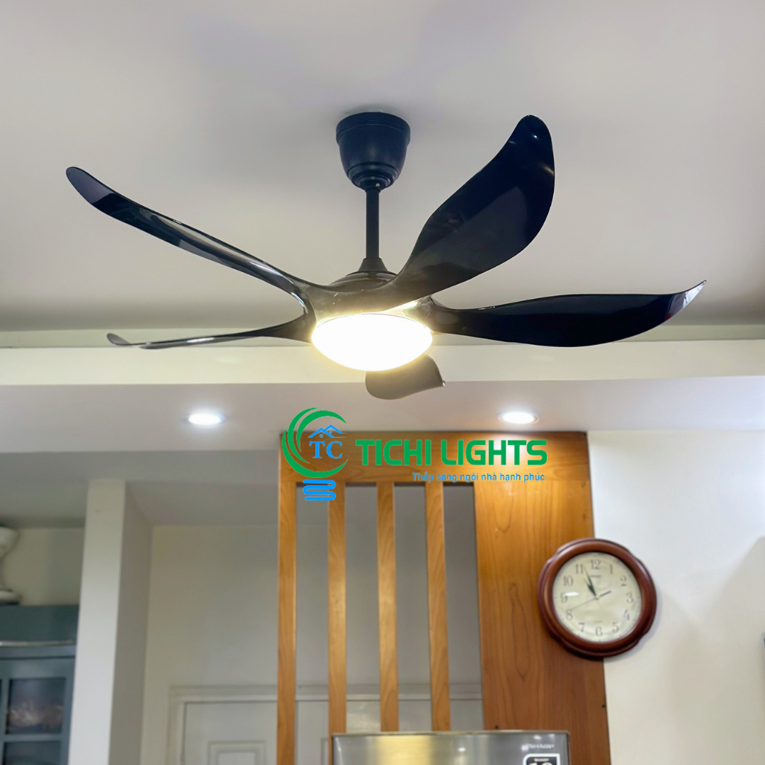 Đèn quạt trần trang trí TC005