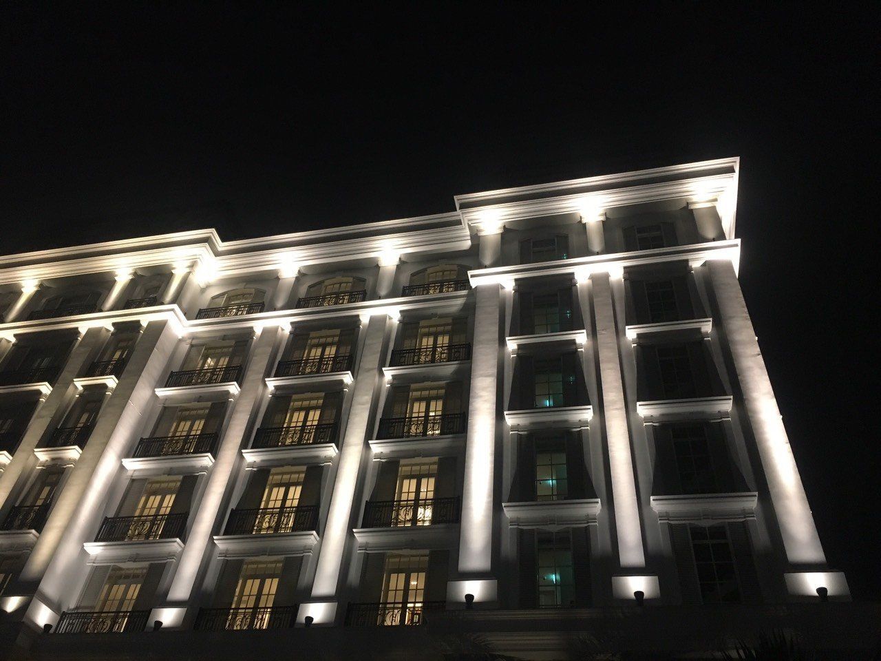 Đèn led rọi cột ngoài trời GS Lighting công suất 18W