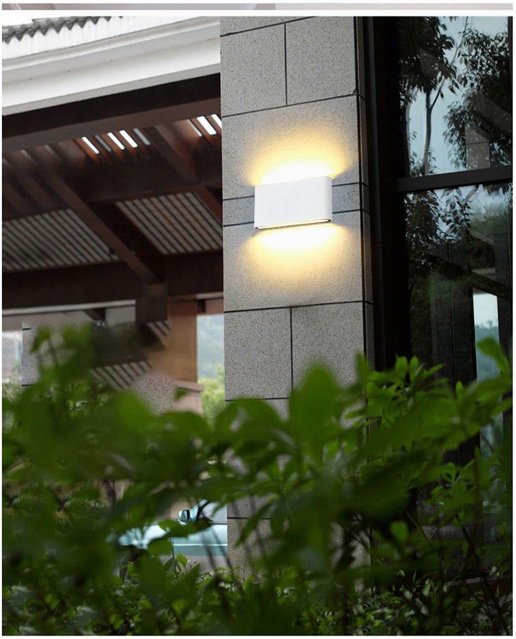 Đèn Gắn Tường Hiện Đại VNT051/M ĐEN, TRẮNG