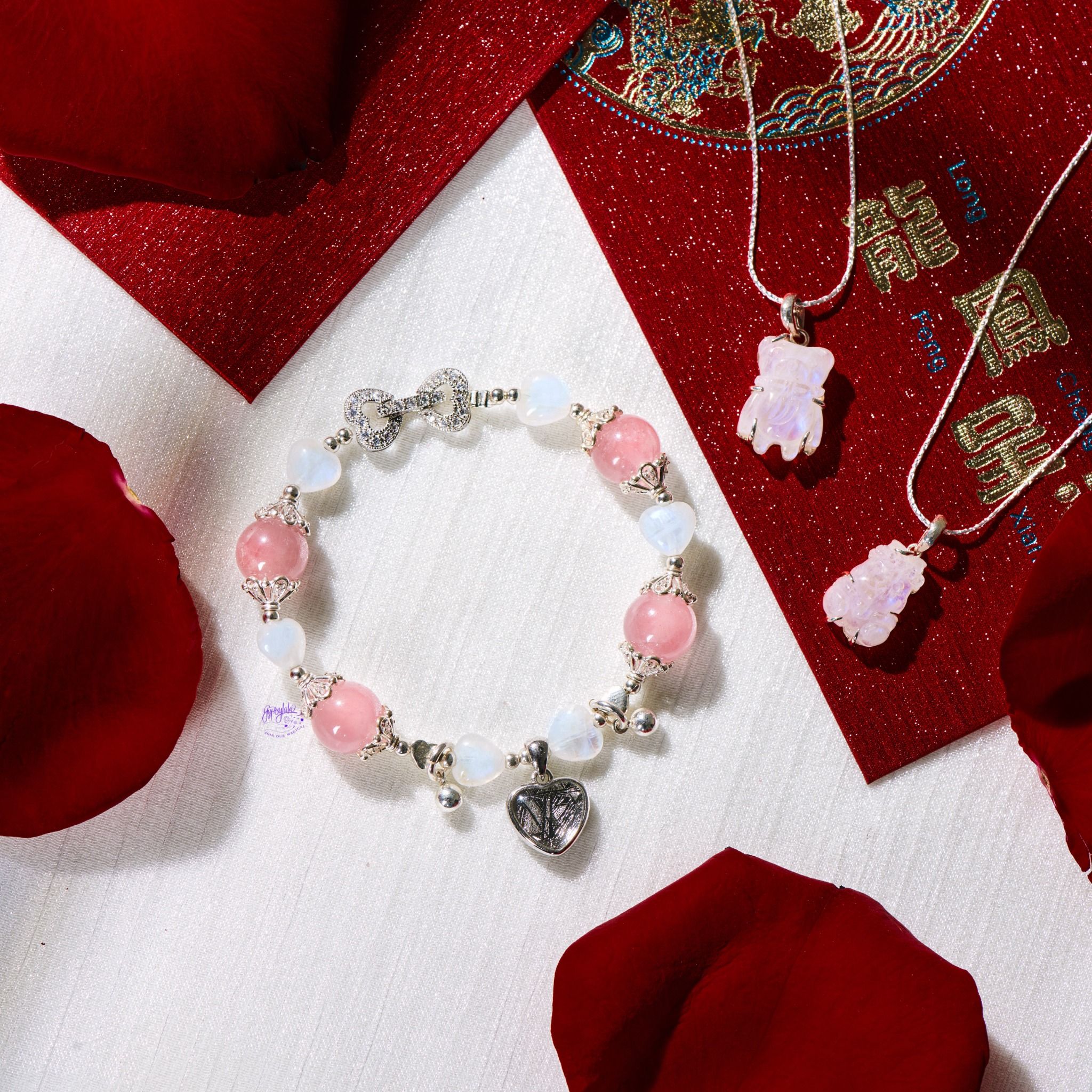 Vòng Tay Thạch Anh Hồng Ánh Trăng Passionate Unity Charm Trái Tim