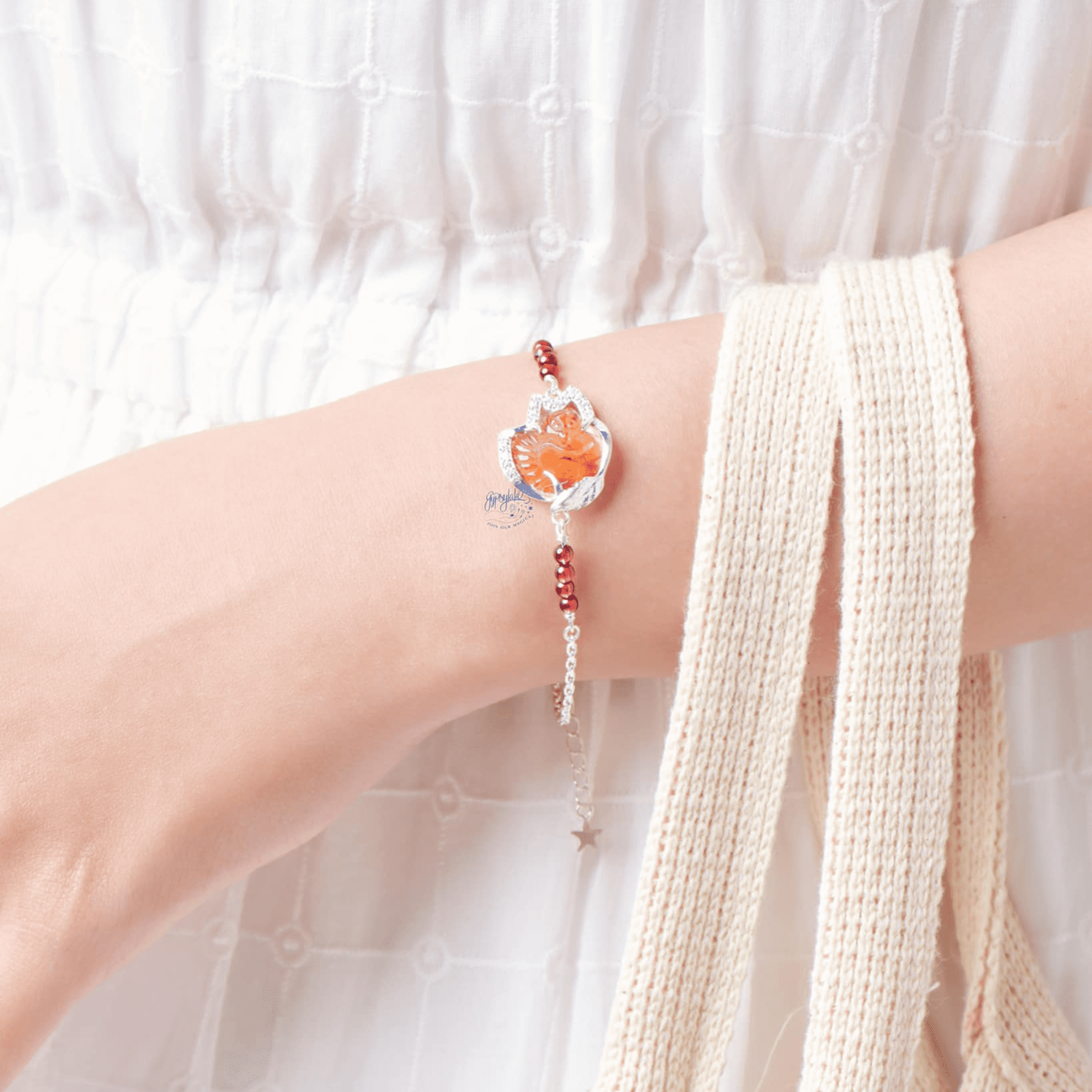 Vòng Tay Simple Hồ Ly Đá Thạch Anh Tóc Nâu Đỏ