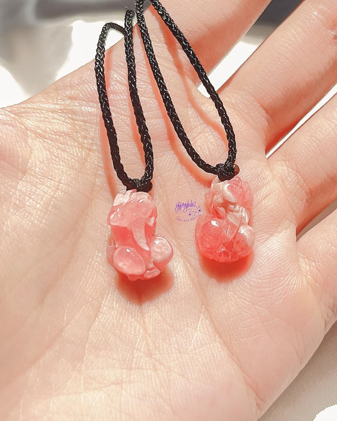  Dây Chuyền Tỳ Hưu Đá Đào Hoa (Rhodochrosite) 