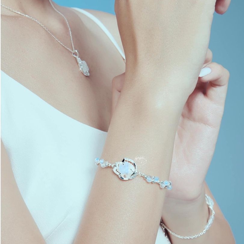 Vòng Tay Embrace Hồ Ly Đá Ánh Trăng Moonstone