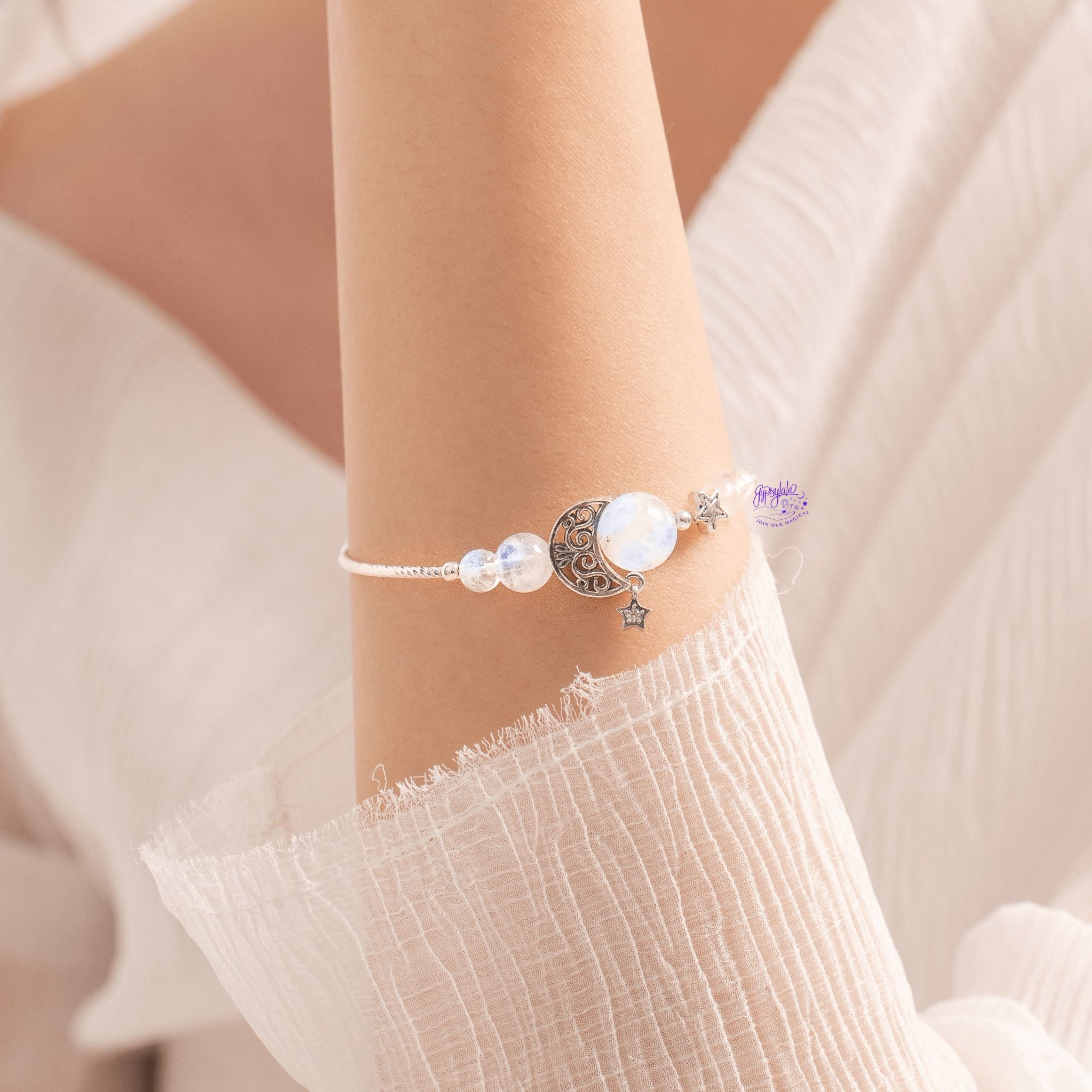 Lắc Tay Đá Ánh Trăng Moonstone Charm Trăng Khuyết