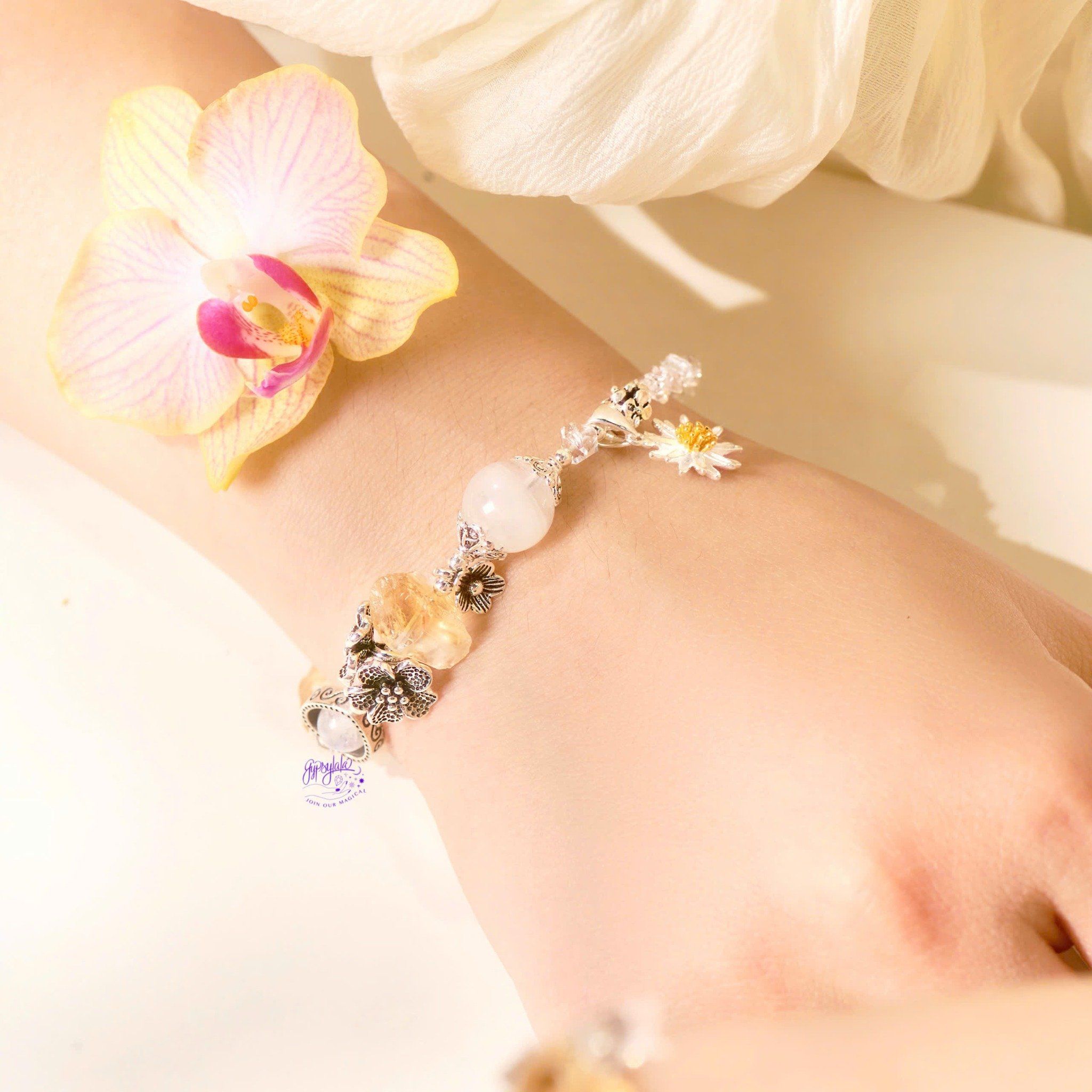 Vòng Tay Thiết Kế Nữ Leafy Grace Đá Thạch Anh Vàng, Ánh Trăng SP008134 Gypsy.lala