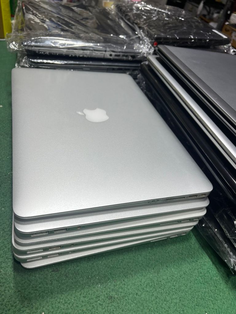 MACBOOK AIR A1466 - i5 2015 5th| 8GB| 128GB 13.3